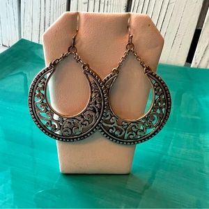 🔥NEW🔥 Beautiful silver dangling earrings